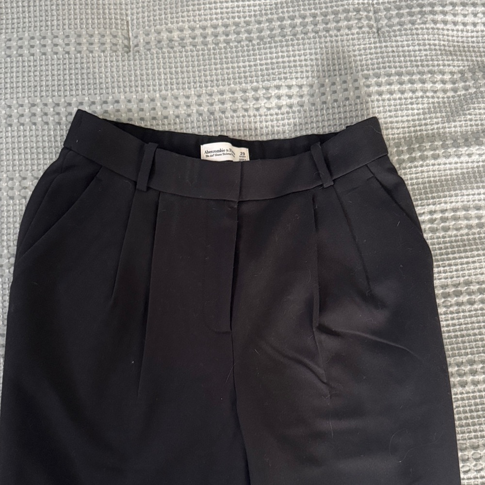 Abercrombie & Fitch Black - Slone pants. Size 29 short